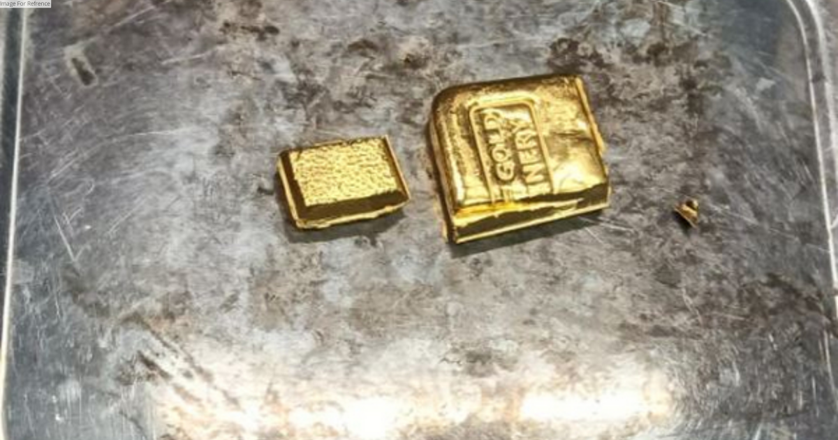 Rajasthan: Gold worth over Rs 14 lakh recovered from passenger's shoe in Jaipur